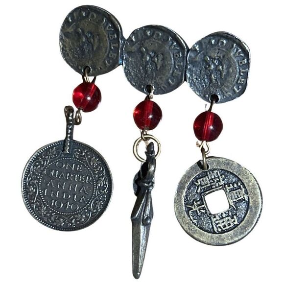 Vintage Red Glass Replica King George V Coin Dangle Brooch Antique Gold - Picture 5 of 5